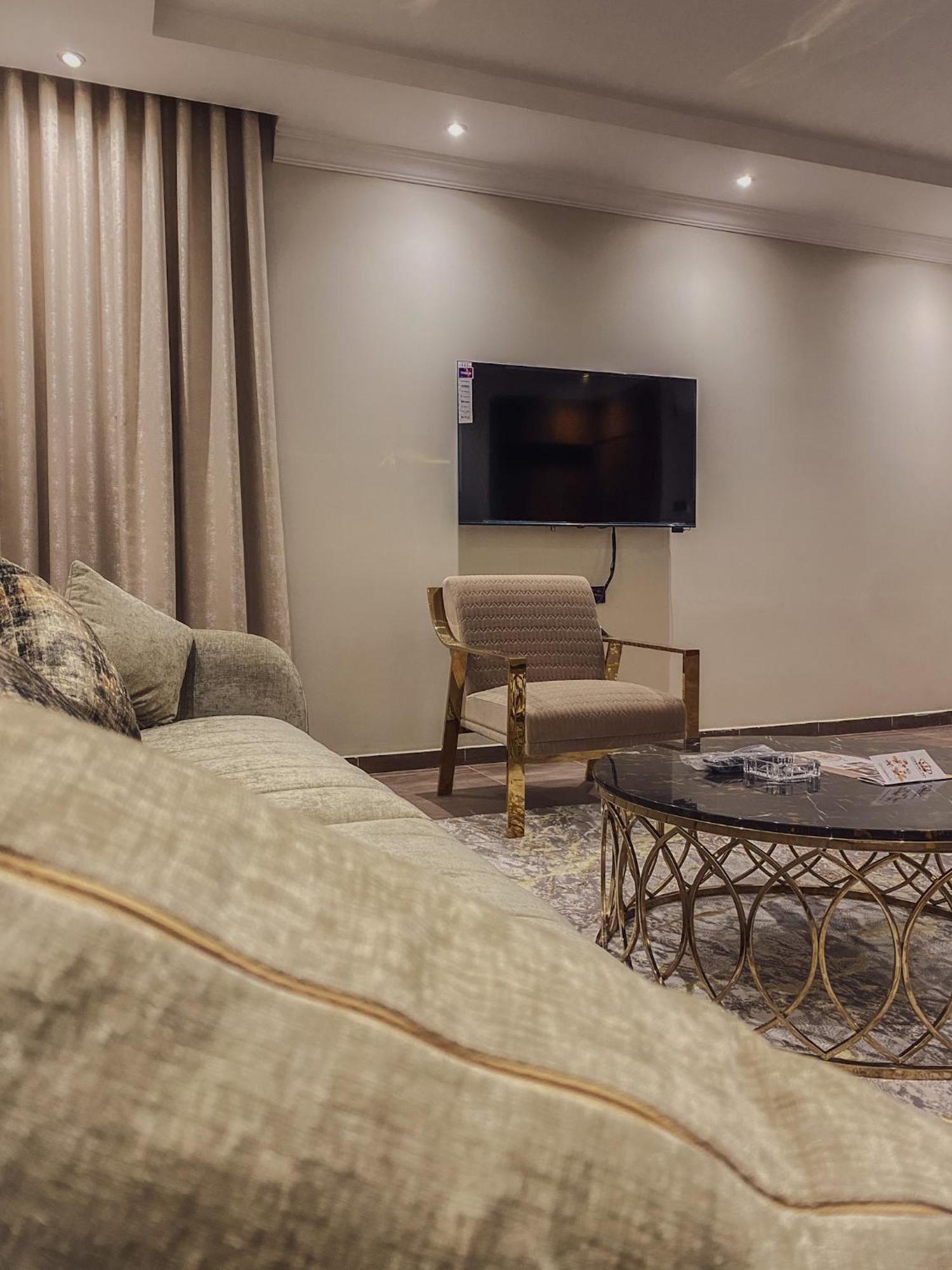 Comfort Inn Al Taawon - Family Only Рияд Екстериор снимка