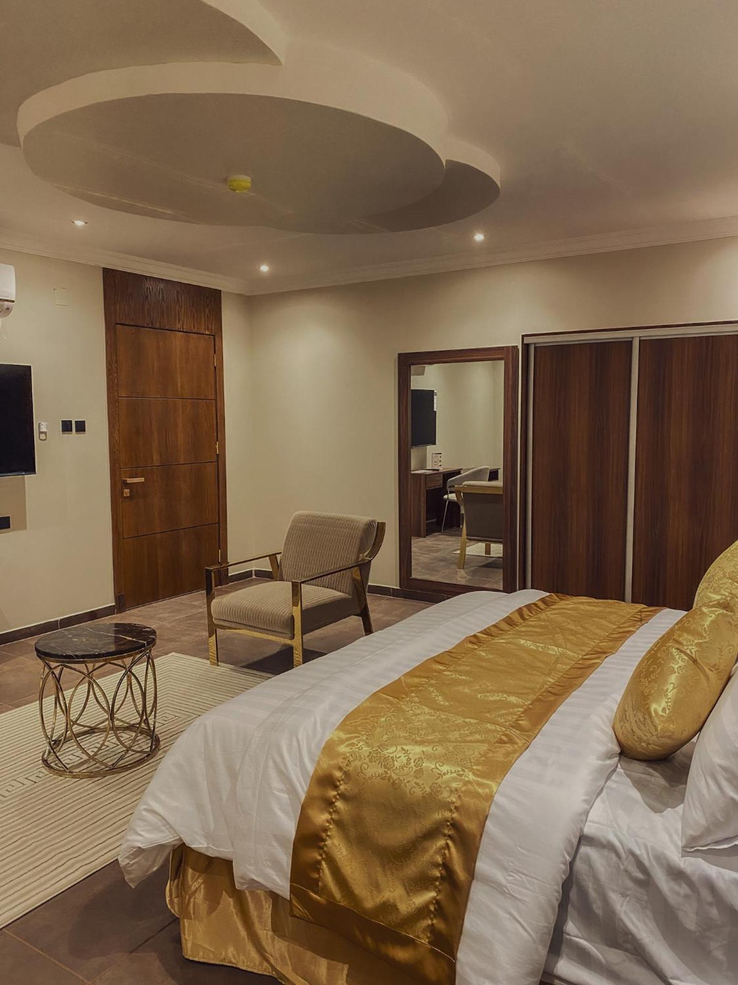 Comfort Inn Al Taawon - Family Only Рияд Екстериор снимка