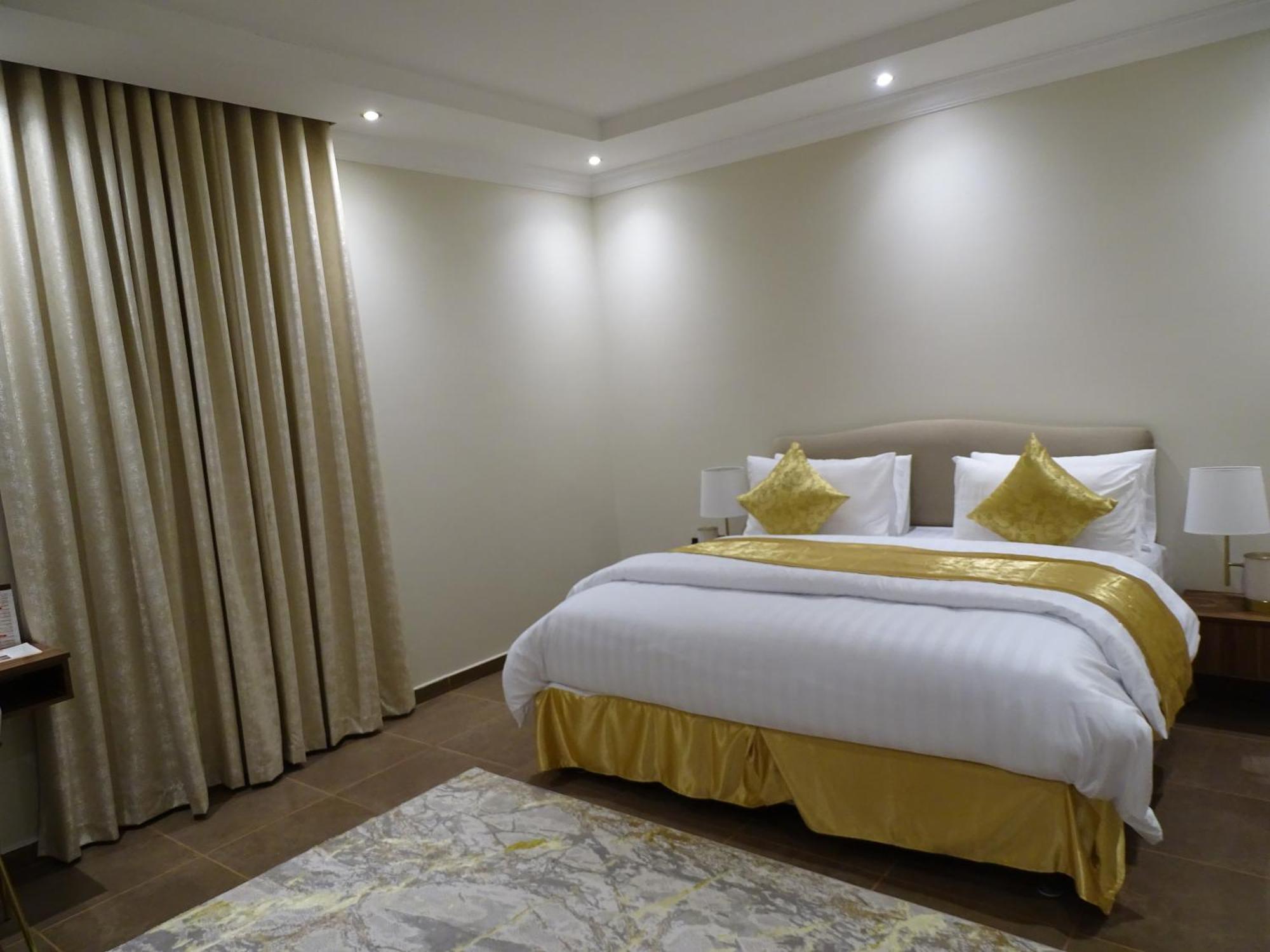 Comfort Inn Al Taawon - Family Only Рияд Екстериор снимка